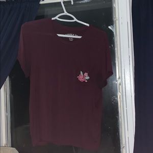 Maroon t-shirt with pocket